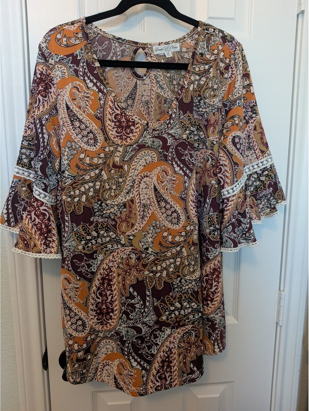 Stem & Vine Women's Paisley Bell Sleeve Tunic Top 2X Plus Size